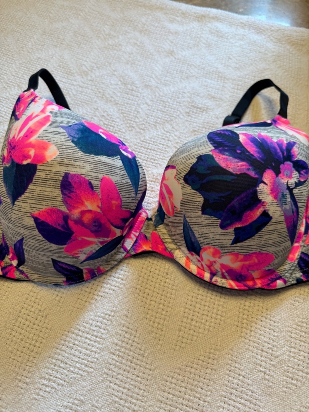 PINK Victoria's Secret Heather Gray Bra with Pink & Purple Floral Print